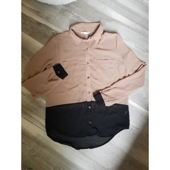 Double Zero - Colorblock Button Front Blouse - Picture 3 of 5